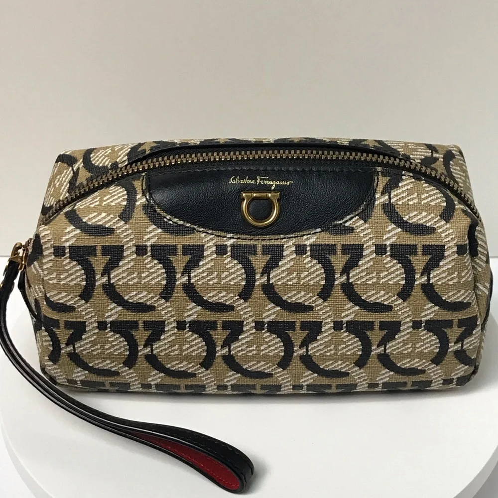 Salvatore Ferragamo Gancini Cosmetic Bag 😍🔥